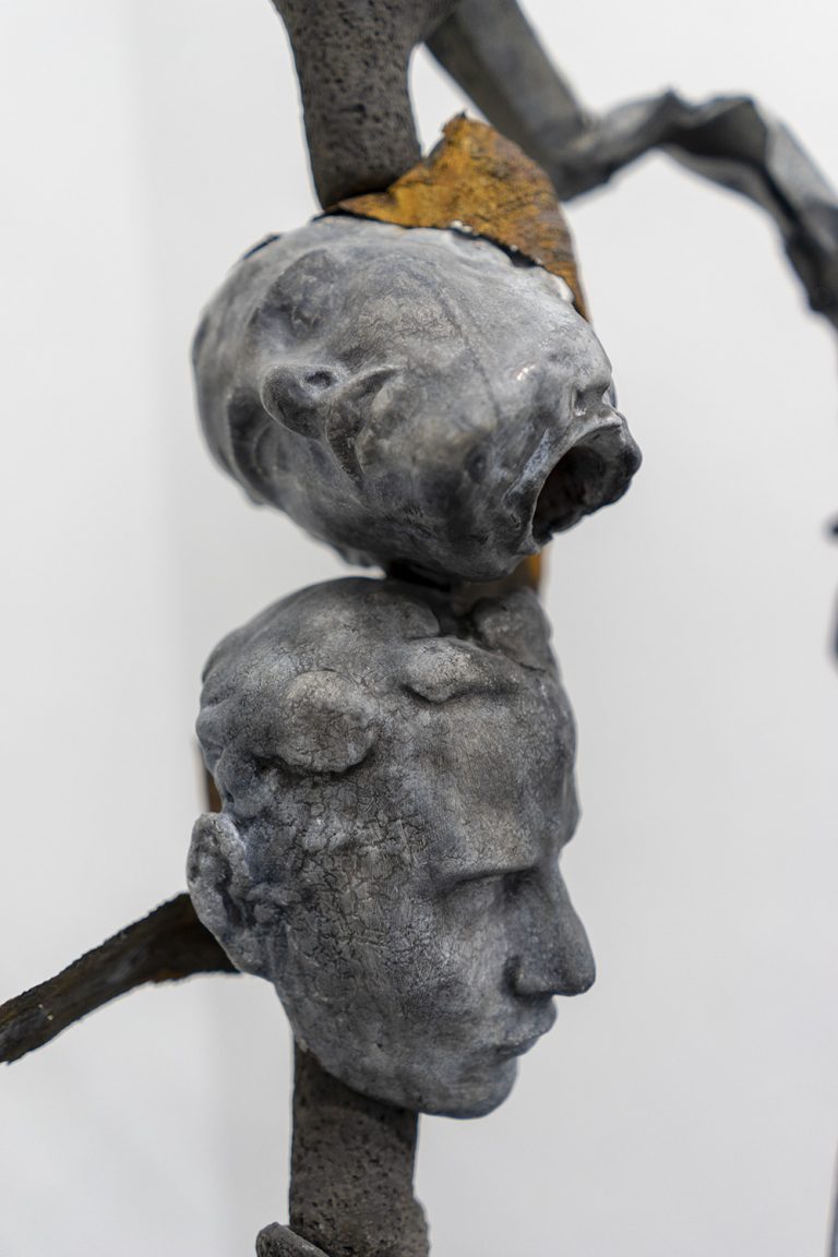 La Grande Coupure, Keramik, Altmetall, 112 x 85 x 30 cm, 2021, Detail