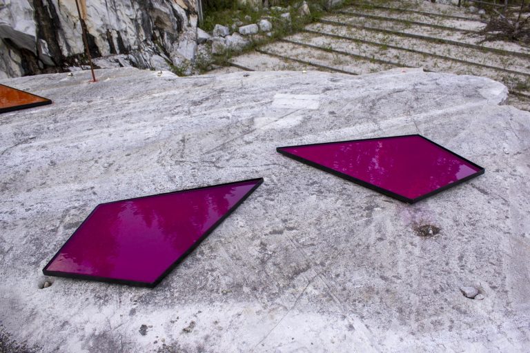 The Crystal Land, Stahl, Wasser Tusche, Dimension variabel, 2021, Detail