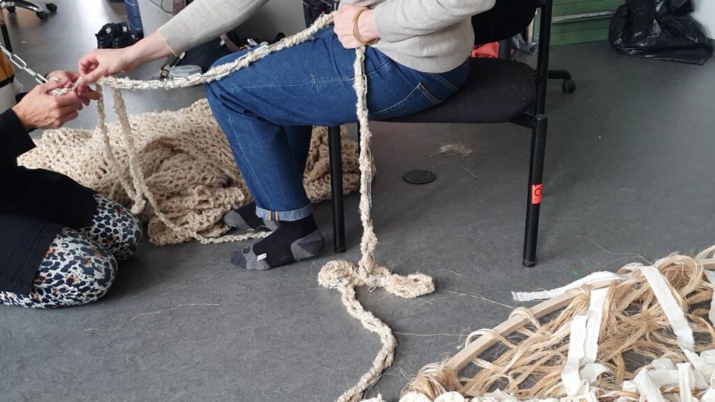 Tandem workings / Process.  Monica LoCascio & Rychèl Thérin Scott (2022).
