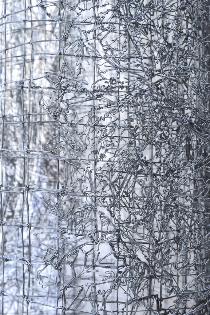 Annika Eschmann Iron Curtain of Economy of Attention and Metamorphosis, 2025 Detail Rolle, Zeichnung ©Annika Eschmann