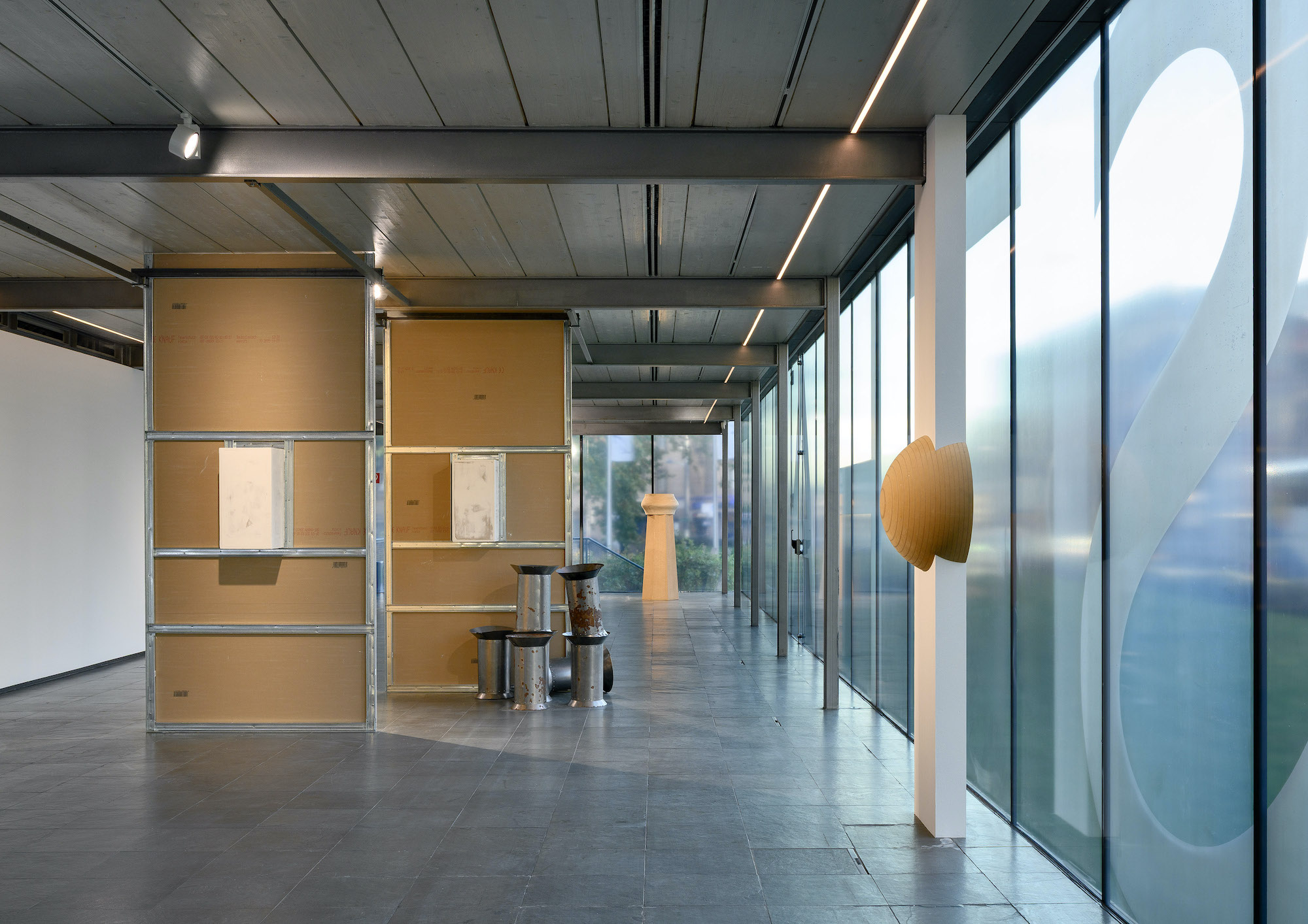 © Kunsthalle Wien Preis 2025. Jonida Laçi & Luīze Nežberte Exhibition, Kunsthalle Wien Karlsplatz, 7.11.2025–25.1.2026