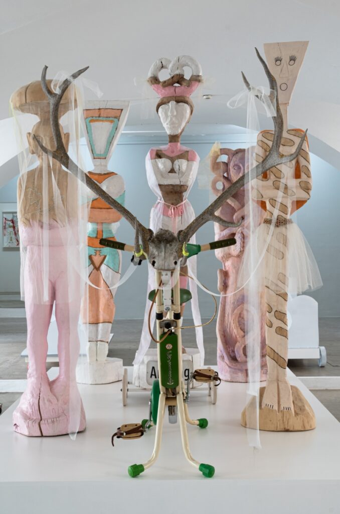 Elisabeth von Samsonow, Ausstellungsansicht „Elder Poem“, Kunstverein Graz © Die Künstlerin Foto: Christine Winkler